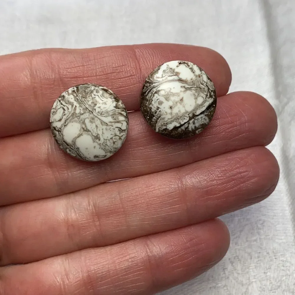 Vintage Crazy Horse Earrings‎ Brown White Acrylic Round Cabochon Pierced